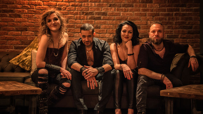 Born2Win- Meet the Band